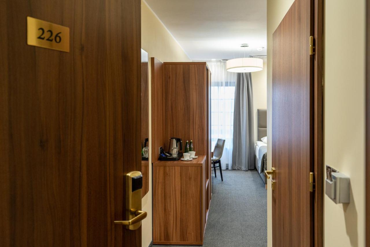 Hotel Wodnik บิดกอชซ์ ภายนอก รูปภาพ